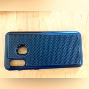 NWT Black Samsung Galaxy A20/A30 phone case with screen protective covers